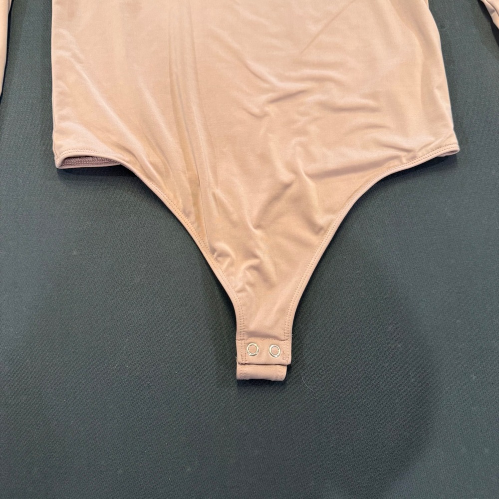 Express Body Contour Tan Scoop Neck Long Sleeve Bodysuit Neutral Minimalist Sz M - Picture 6 of 8